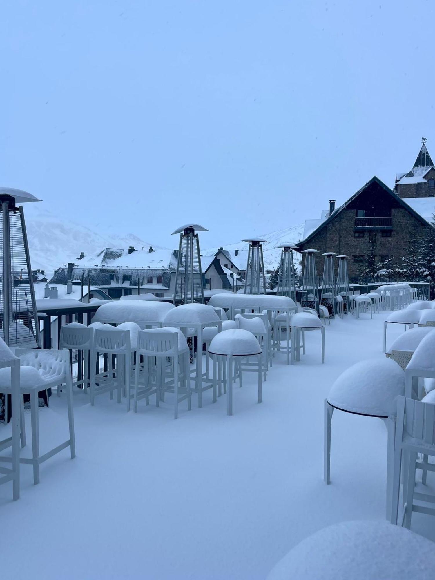 福米加尔 Snoe Aragon Hills酒店 外观 照片